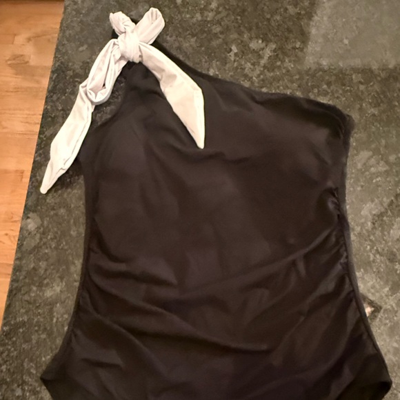 The Bow One-shoulder One Piece Swimsuit Asymmetric Cutout Bathing Suit Size XL - Picture 7 of 9